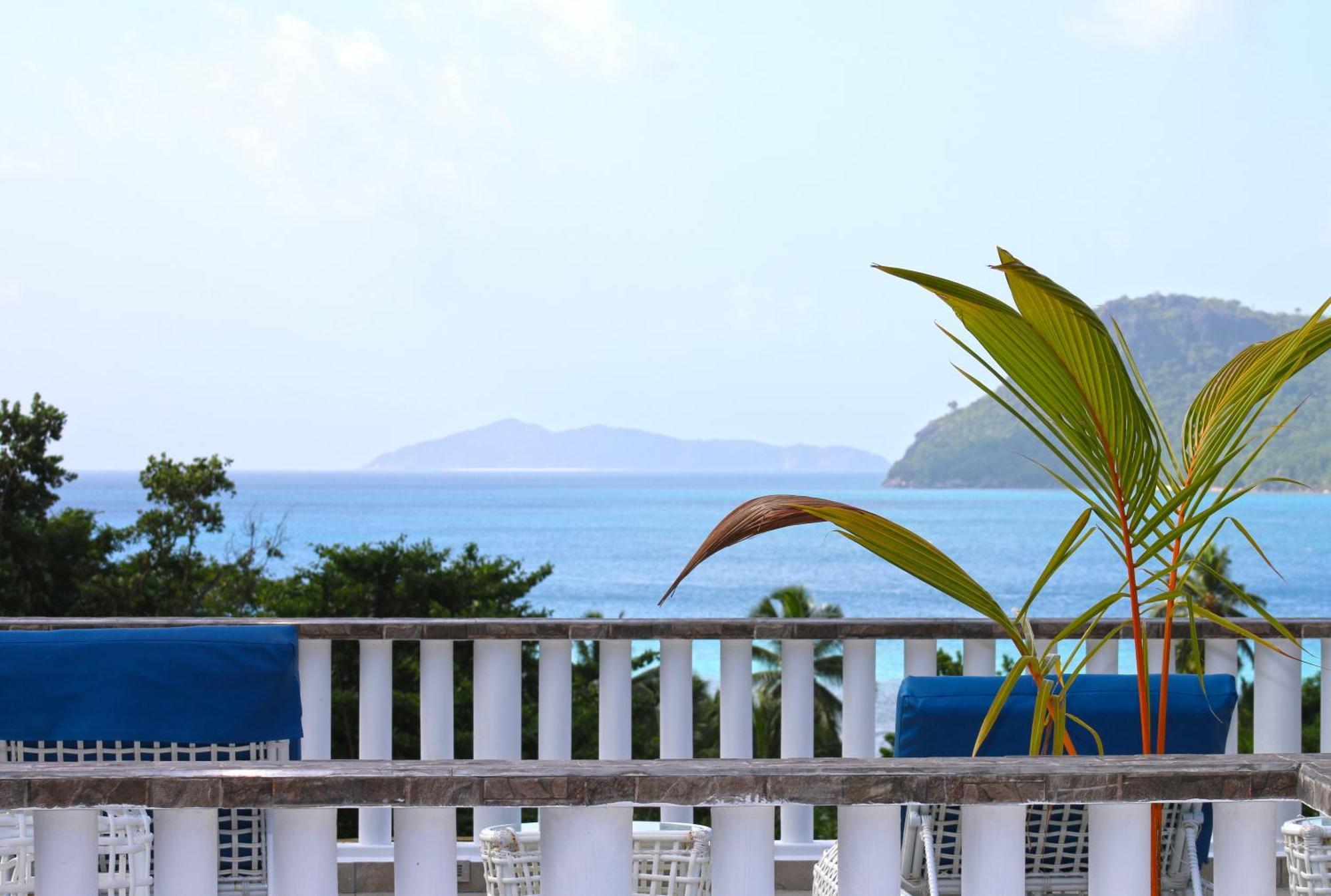 Ocean Blue Bay Apartment Anse Volbert Village  Bagian luar foto